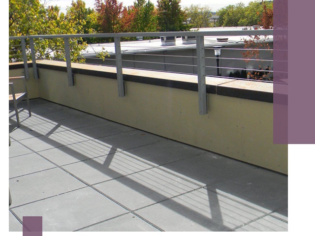 Металлические парапеты под ключ в Назарове: монтаж и изготовление